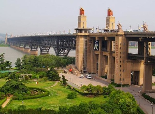 3-Nanjing-Yangtze-River-Bridge–Nanjing-Jiangsu-China.jpg